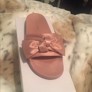 Steve Madden slippers